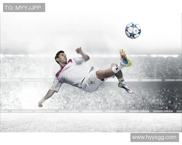 足球巨星魅力全开个人海报高清展现,感受球场风采与荣耀时刻